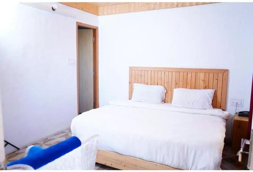 ホテル Rajendera Residency, Shimla