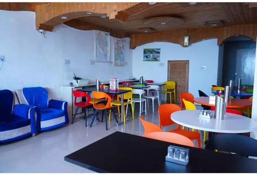 ホテル Rajendera Residency, Shimla