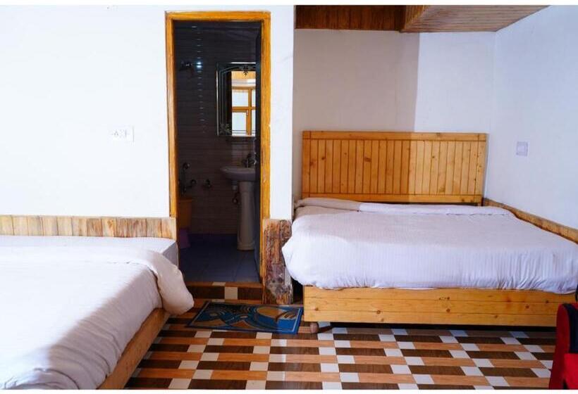 בית מלון כפרי Rajendera Residency, Shimla