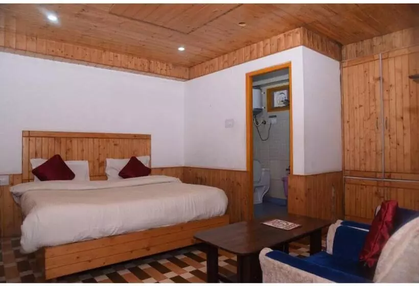 ホテル Rajendera Residency, Shimla
