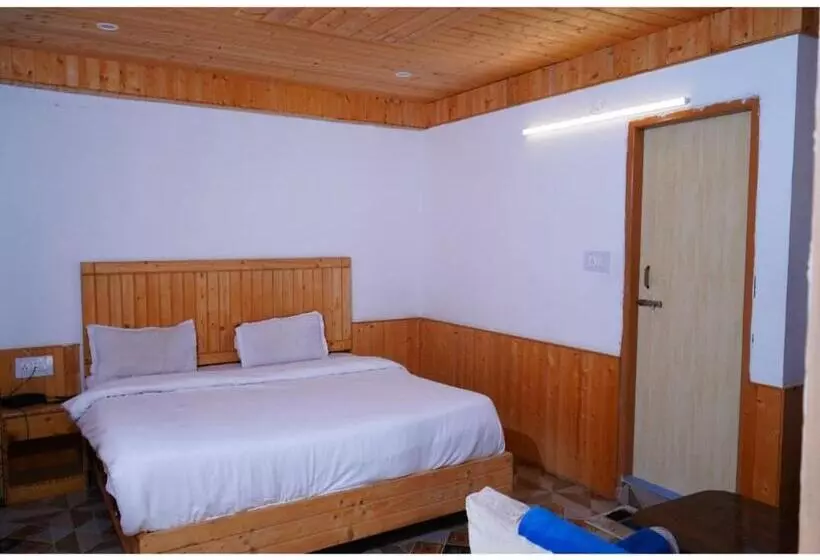 ホテル Rajendera Residency, Shimla