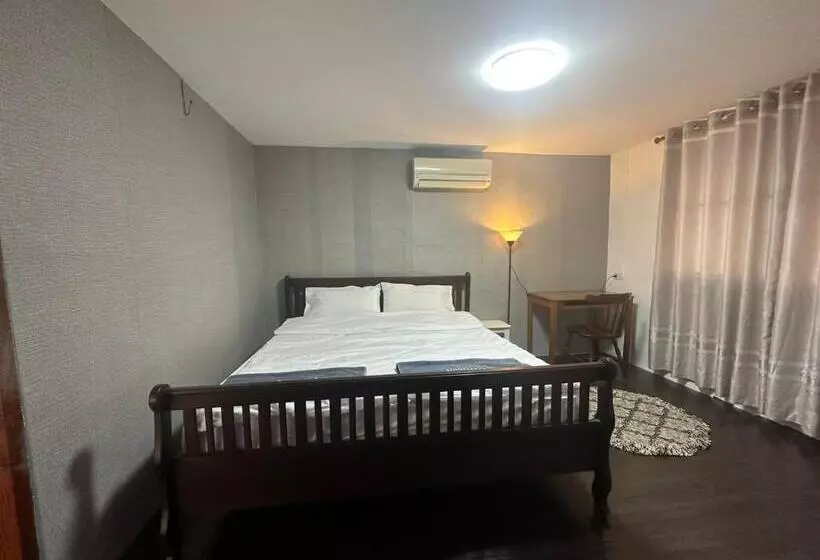 Hotelli Thadan Guest House