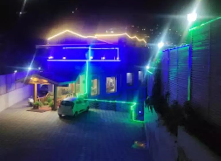 ホテル The Rock Castle Shimla