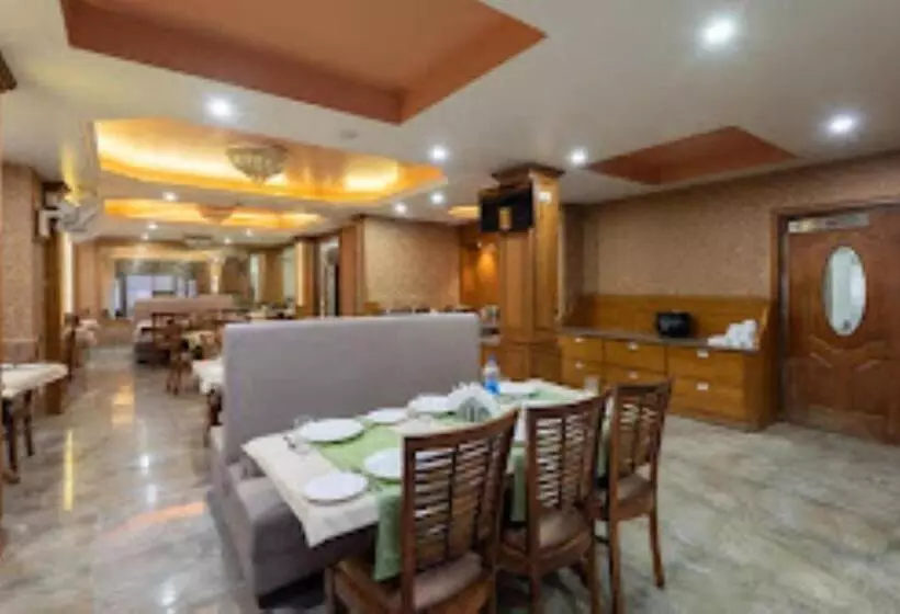 ホテル The Rock Castle Shimla