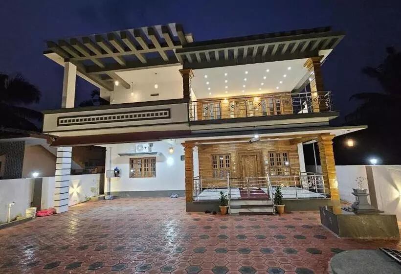 Hotelli Vrindavan Homestay Near Temple