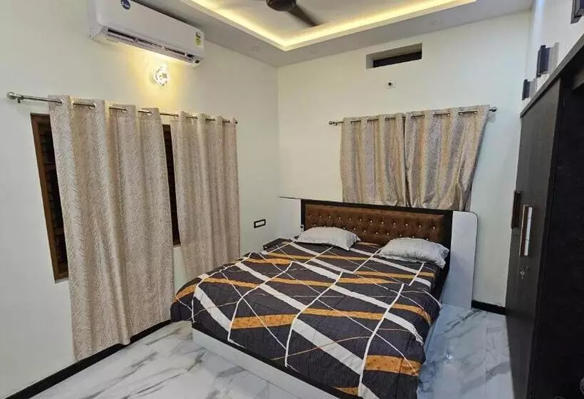 Hotelli Vrindavan Homestay Near Temple