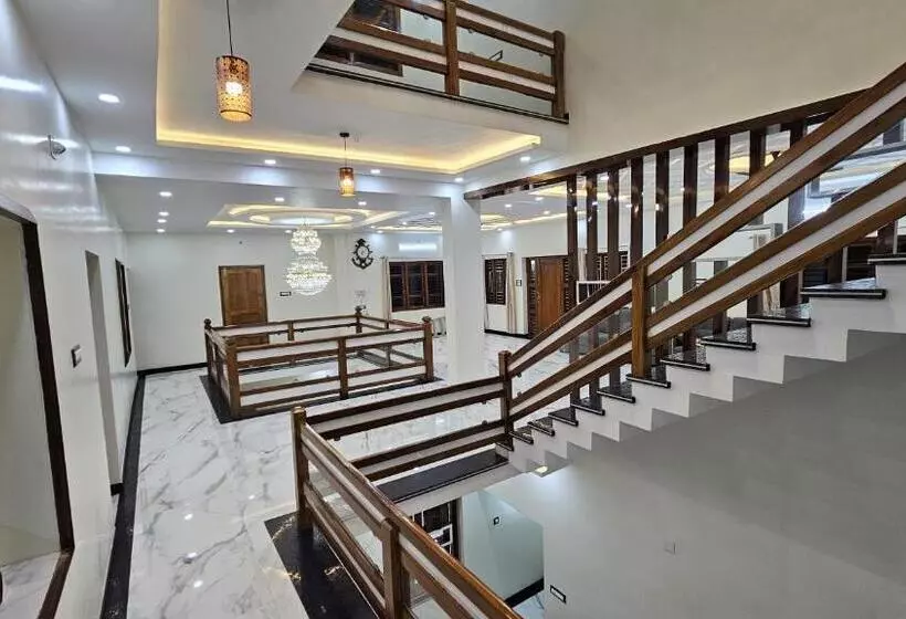 Hotelli Vrindavan Homestay Near Temple