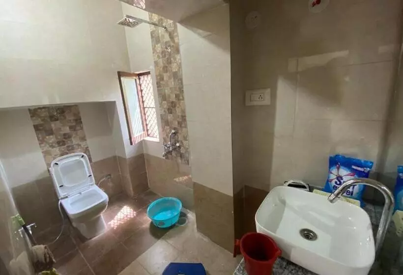 ペンション Dwarka Mai Guest House