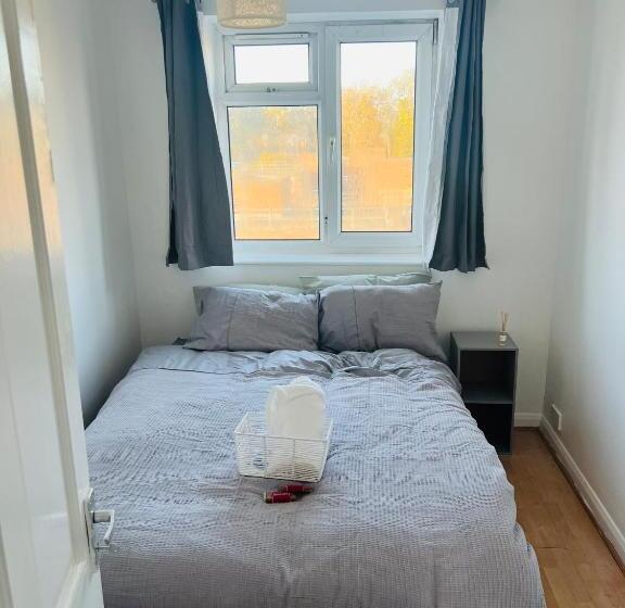 ペンション Elegant Downtown Escape