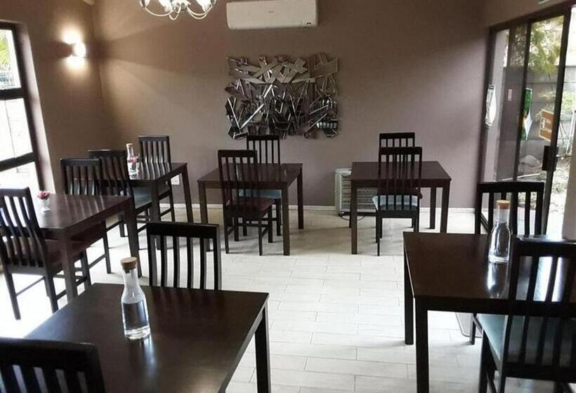 Пансион Emangweni Guest House