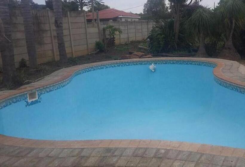 Пансион Emangweni Guest House