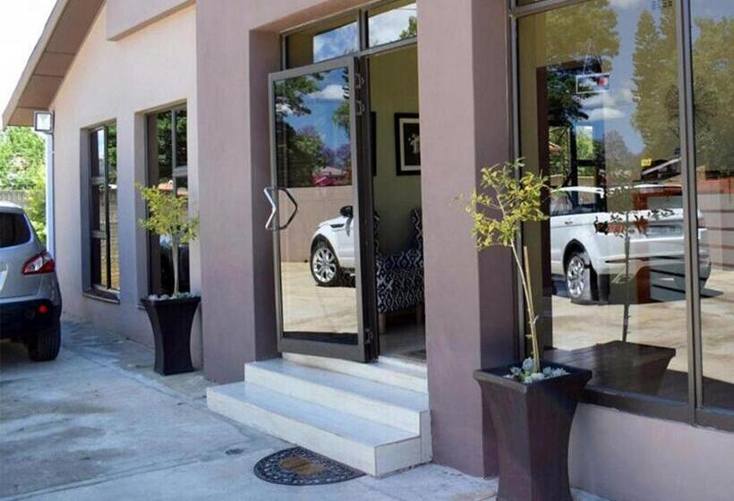 Пансион Emangweni Guest House