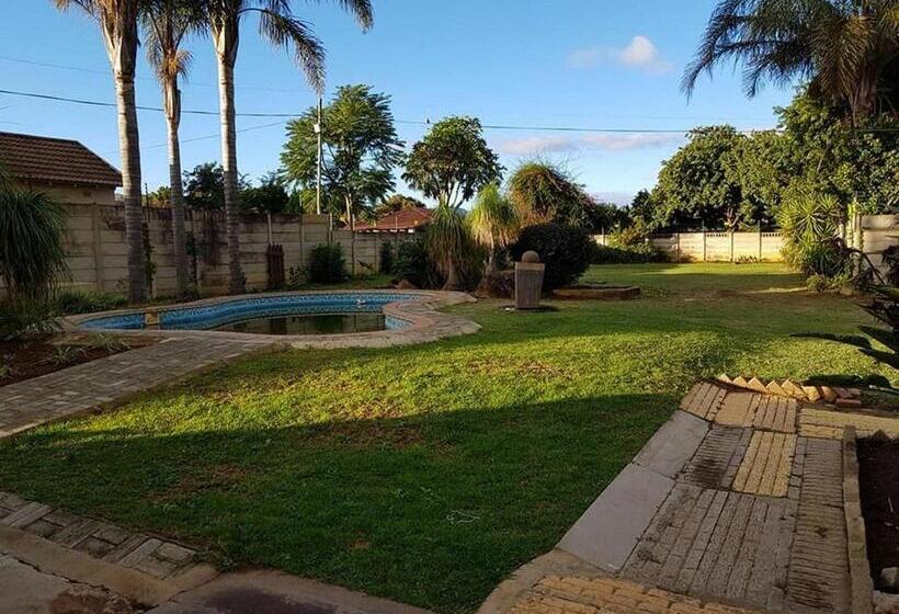 Пансион Emangweni Guest House