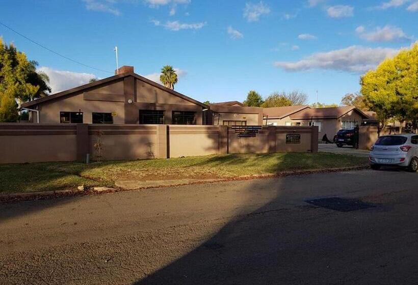 Пансион Emangweni Guest House