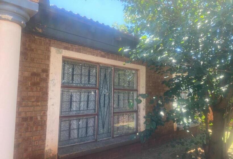 Pension Mokwena Lodge