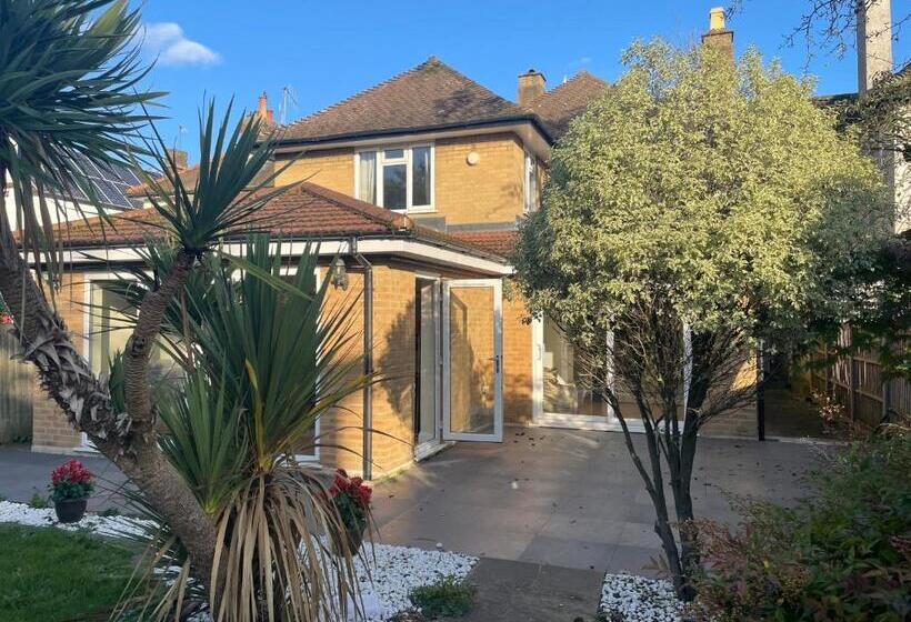 膳宿费 New Malden House