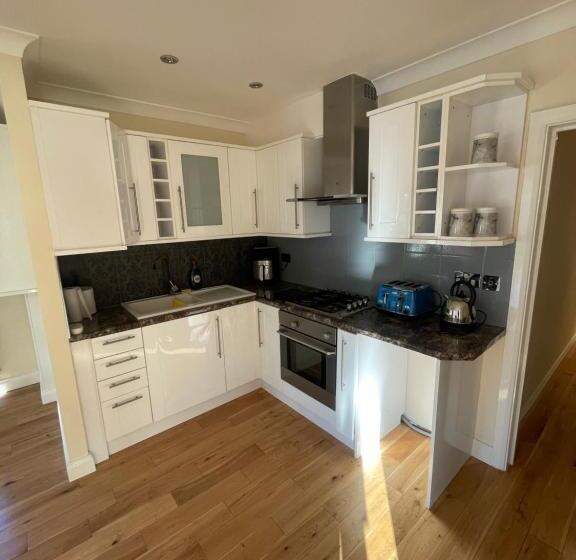 膳宿费 New Malden House