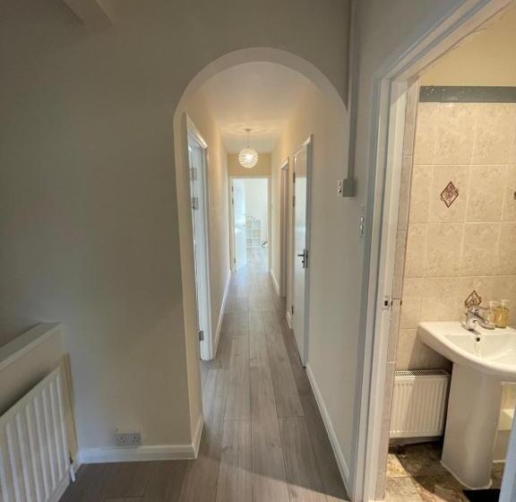 膳宿费 New Malden House