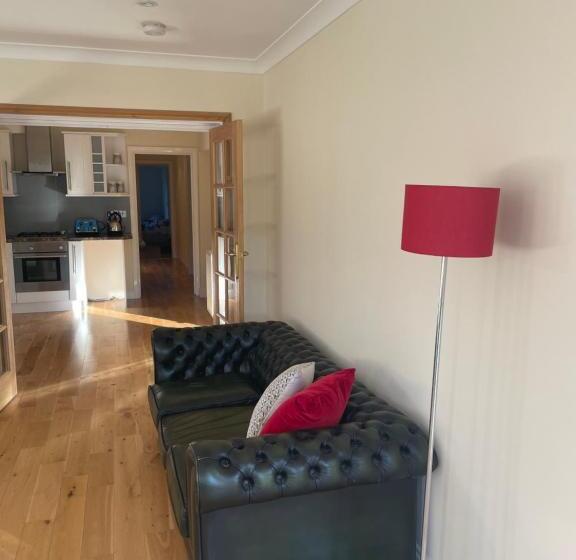 膳宿费 New Malden House