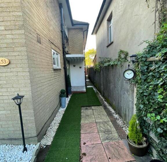 膳宿费 New Malden House