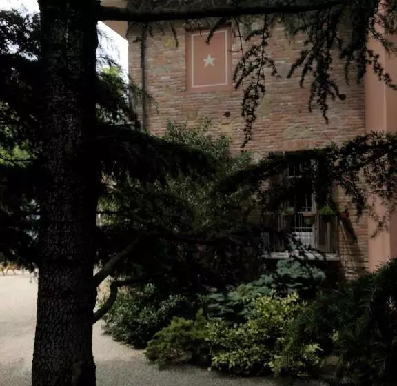 Majatalo Villa Moglietta Host In Langhe