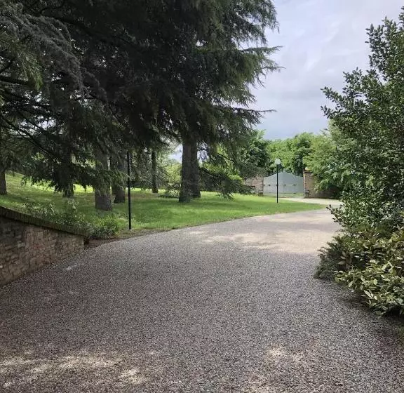 Majatalo Villa Moglietta Host In Langhe
