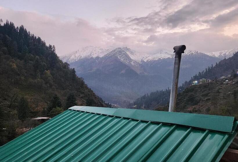 הוסטל L Ashrum Cafe & Inn