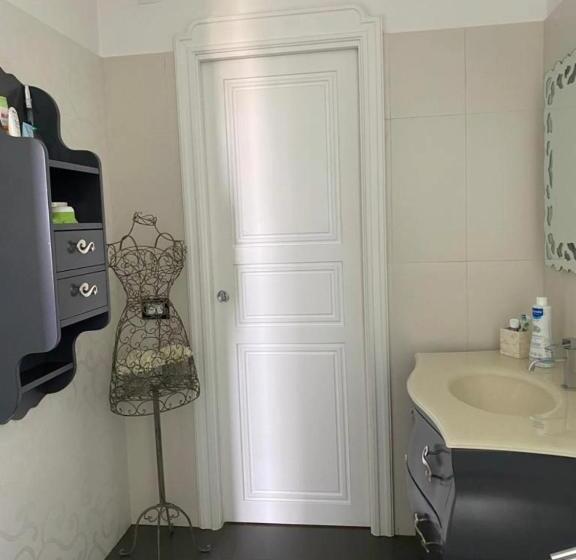 تختخواب و صبحانه Golden Rooms