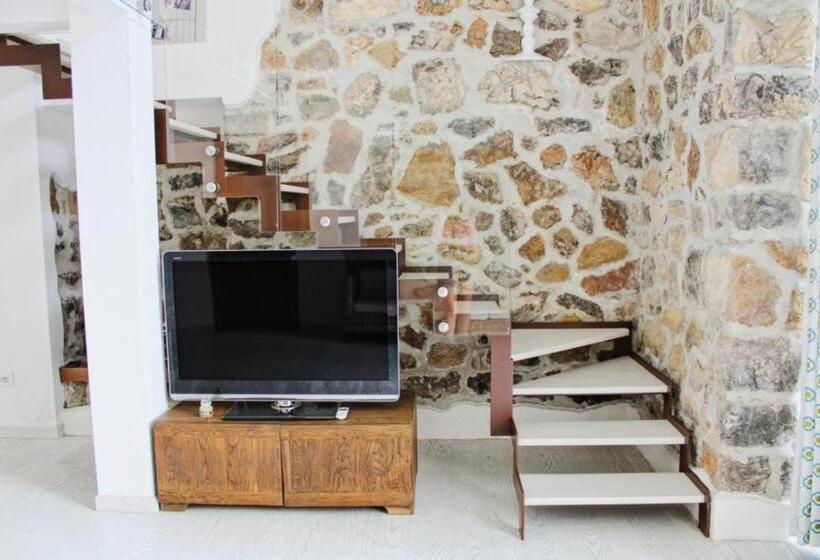 تختخواب و صبحانه Golden Rooms