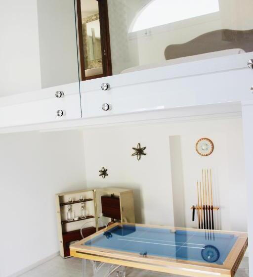 تختخواب و صبحانه Golden Rooms