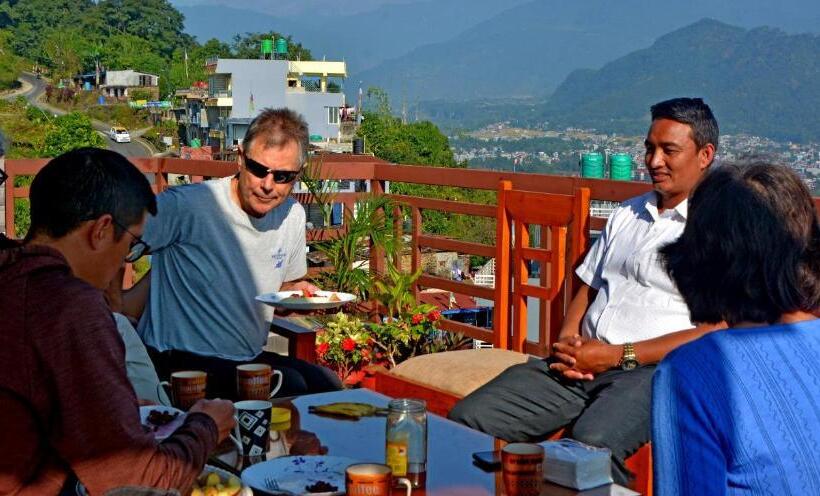 تختخواب و صبحانه Himalayan Home Pokhara Lamagaun 10 Minute From Lakeside By Car