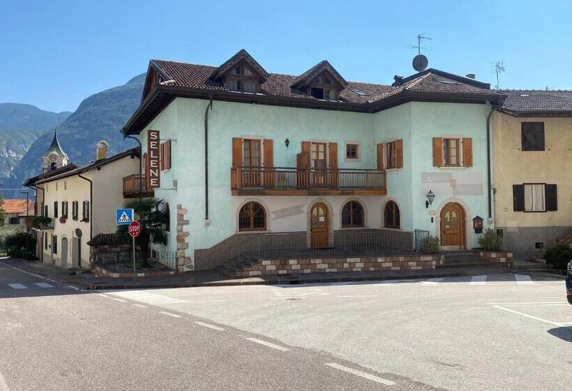 ホテル Garni Selene