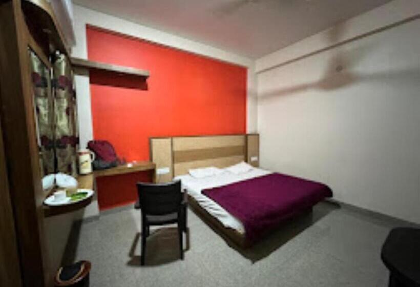 Отель Jyoti Palace