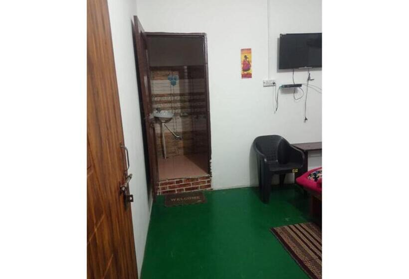 בית מלון כפרי Sheetal Homestay, Kasauli