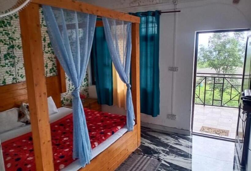 בית מלון כפרי Sheetal Homestay, Kasauli