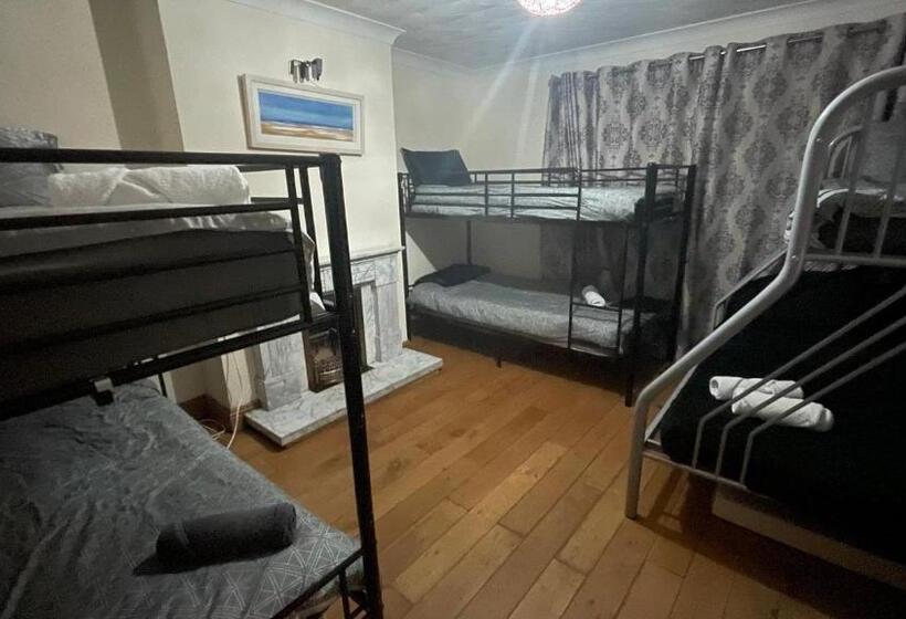 膳宿费 Dublin Airport, Dcu