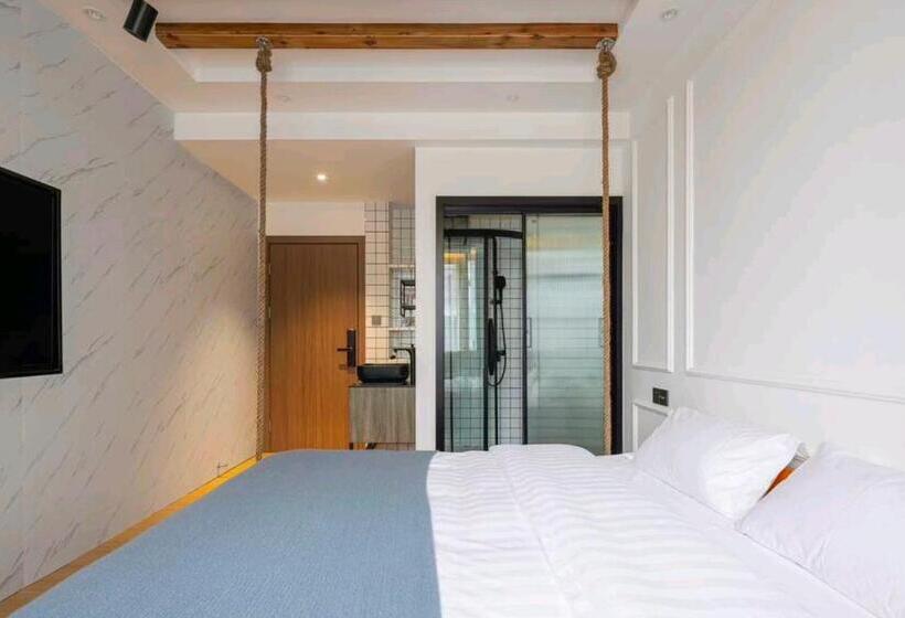 بنسيون Geometric  Home White Space B&b