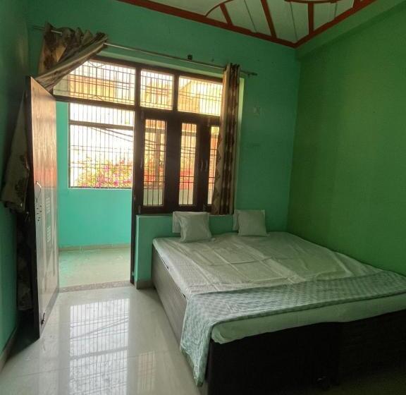 Pensió Radhika Residency