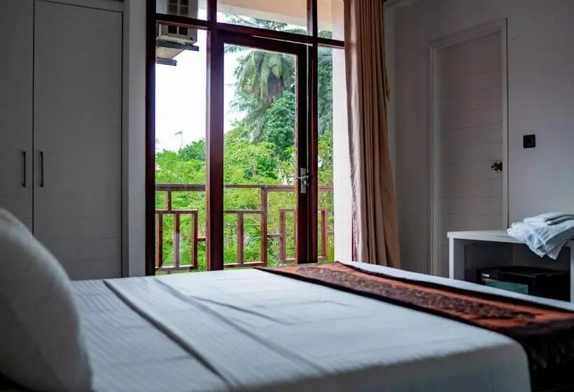 پانسیون Silver Oasis Maldives