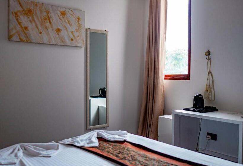 پانسیون Silver Oasis Maldives