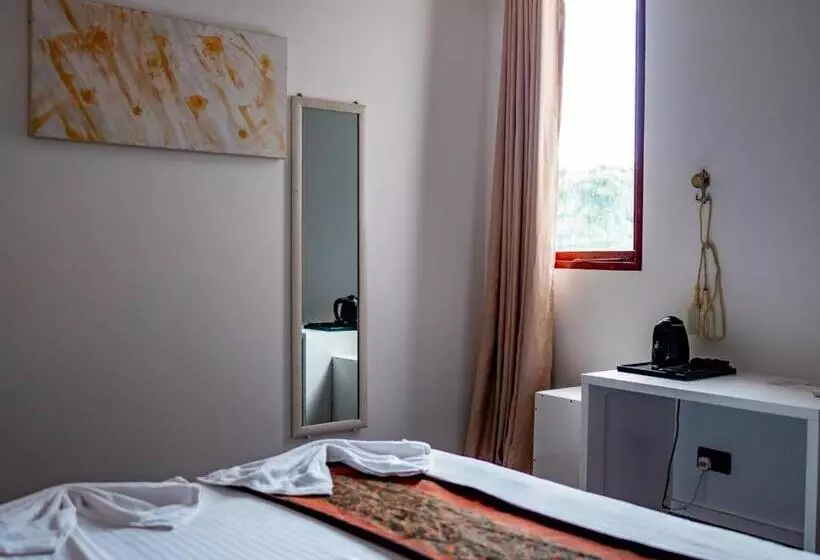 پانسیون Silver Oasis Maldives