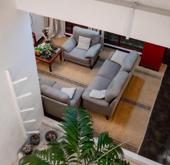 پانسیون Silver Oasis Maldives