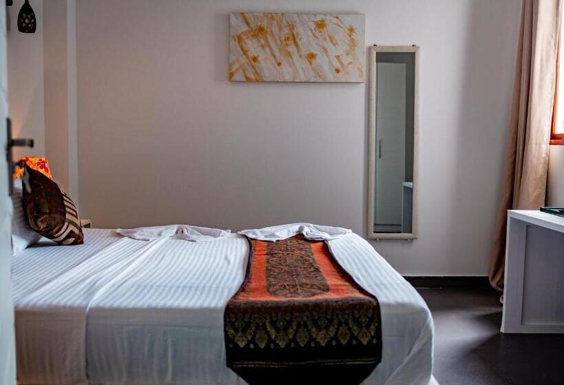 پانسیون Silver Oasis Maldives