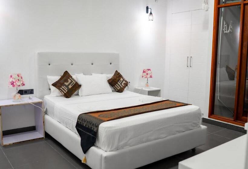 پانسیون Silver Oasis Maldives