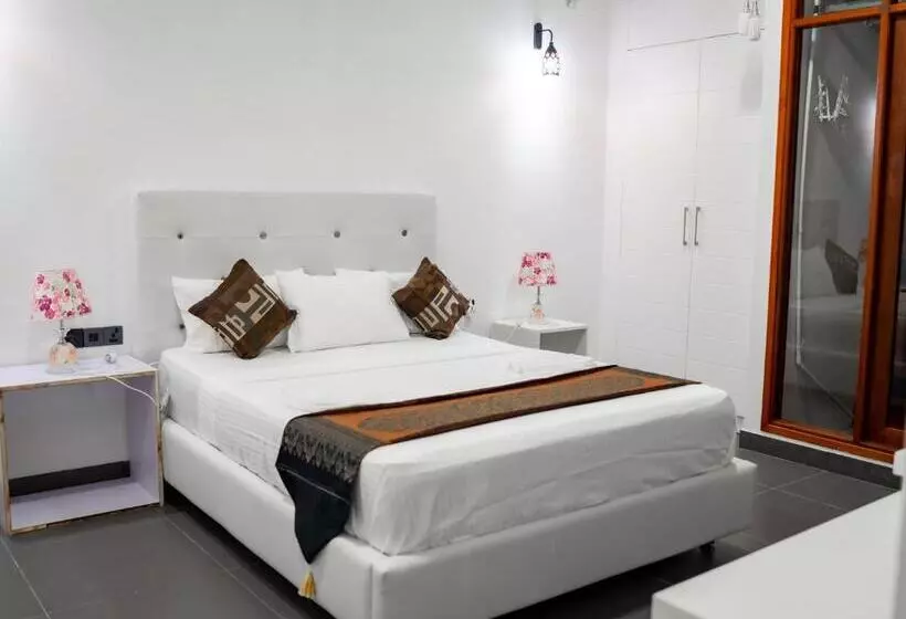 پانسیون Silver Oasis Maldives