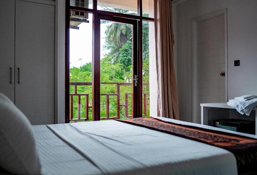 پانسیون Silver Oasis Maldives