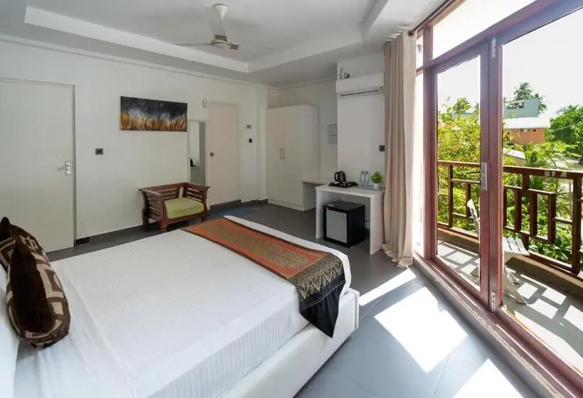 پانسیون Silver Oasis Maldives