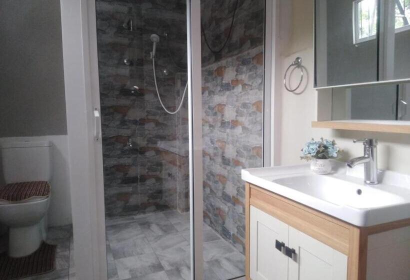 Пансион The Flower Villa