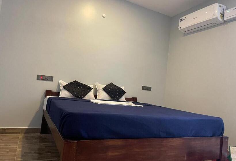 Selvas Eden Resort With River View Near Boat House