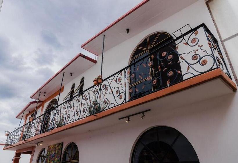 Aamiaismajoitus (B&B) Encuentro Maguey